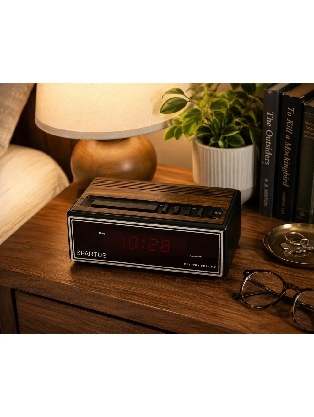 Vintage Spartus Model 1108 Digital Alarm Clock Faux Wood Grain Battery Backup